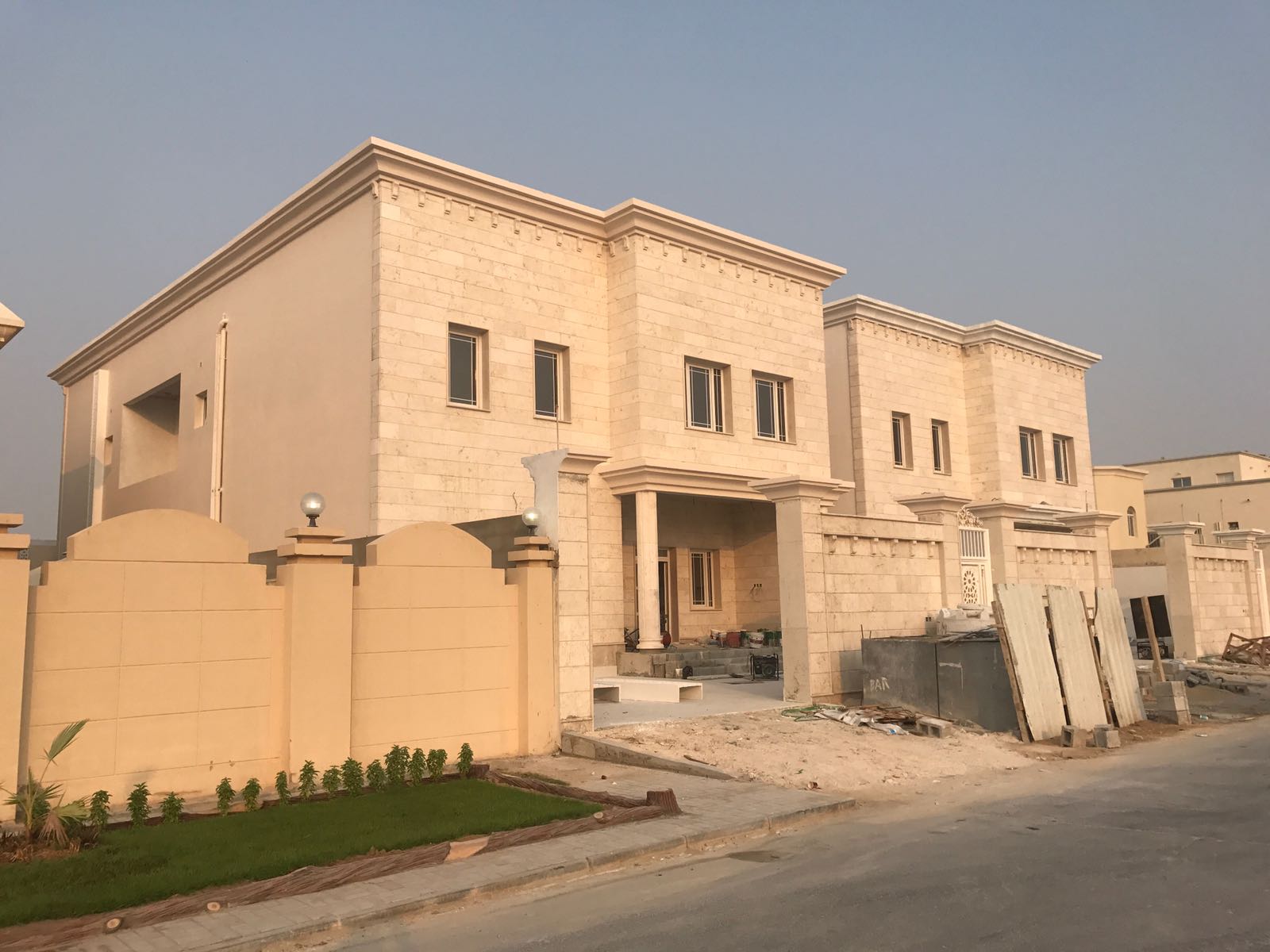 42 : STRUCTURE + PLASTER + TURNKEY DELIVERY + FINISHING