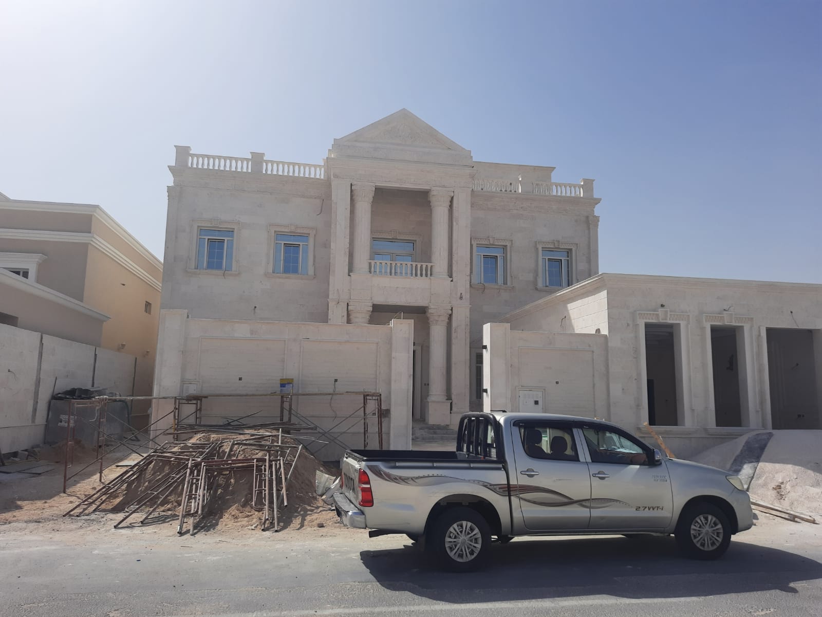 58 :STRUCTURE + PLASTER + WALL