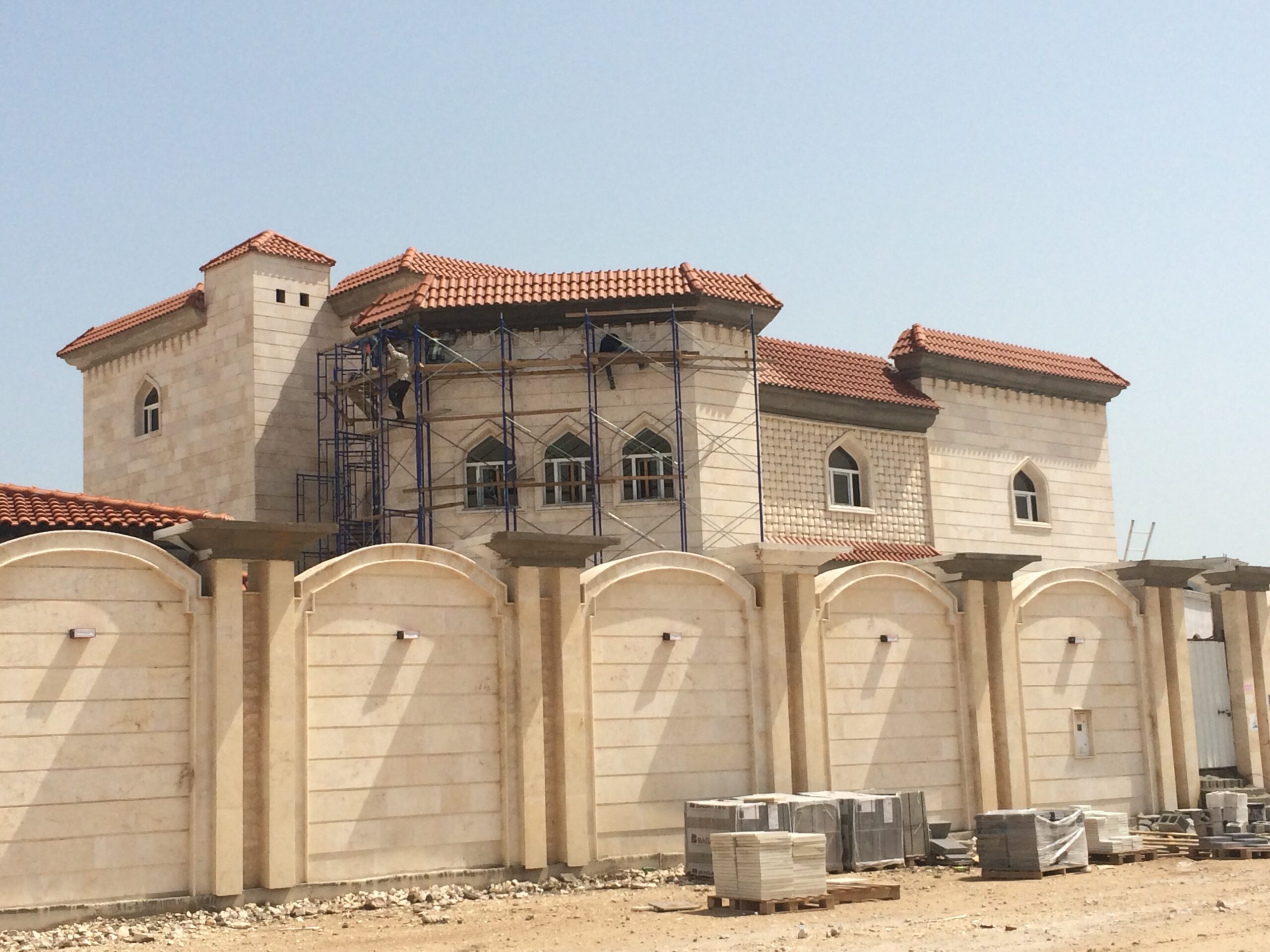 73 :STRUCTURE + PLASTER + WALL